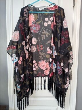 Mudd Black Floral Fringe Kimono Wrap